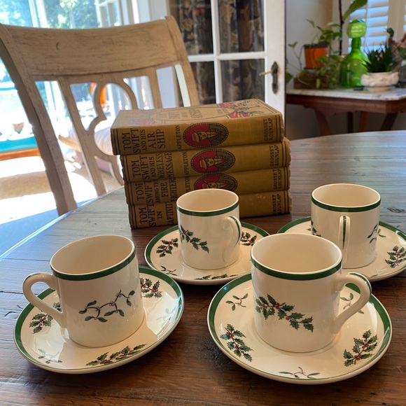 Spode Demitasse Coffee/Saucer Set 4 New in Box Nice Hostess Gift for Holidays! - Picture 2 of 10